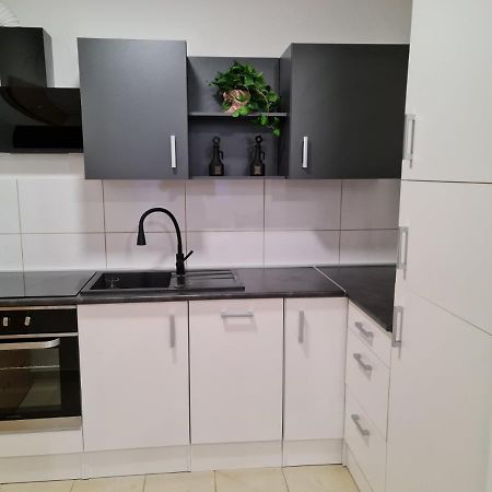 Apartman Vinyl - Self Chek-In Osijek Exteriér fotografie
