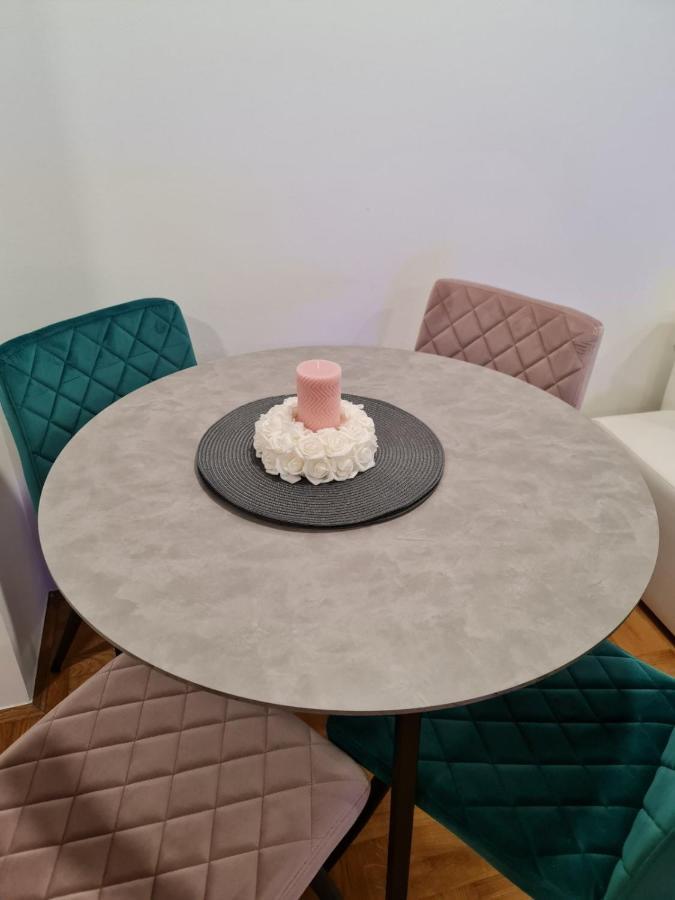 Apartman Vinyl - Self Chek-In Osijek Exteriér fotografie
