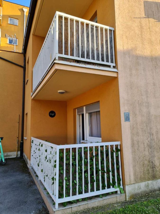 Apartman Vinyl - Self Chek-In Osijek Exteriér fotografie